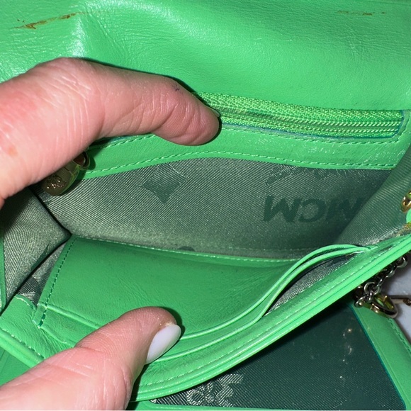 💚MCM Visetos Leather Trifold - Rare Green with Studded Logo Motifs - Picture 5 of 16